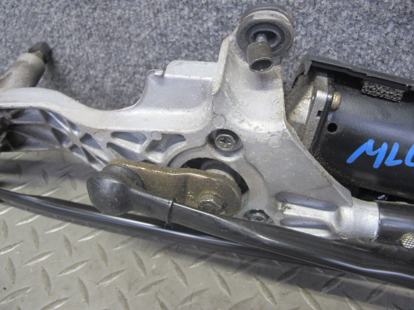98-05 Lexus GS400 GS430 GS300 Windshield Wiper Transmission Linkage w Motor OEM