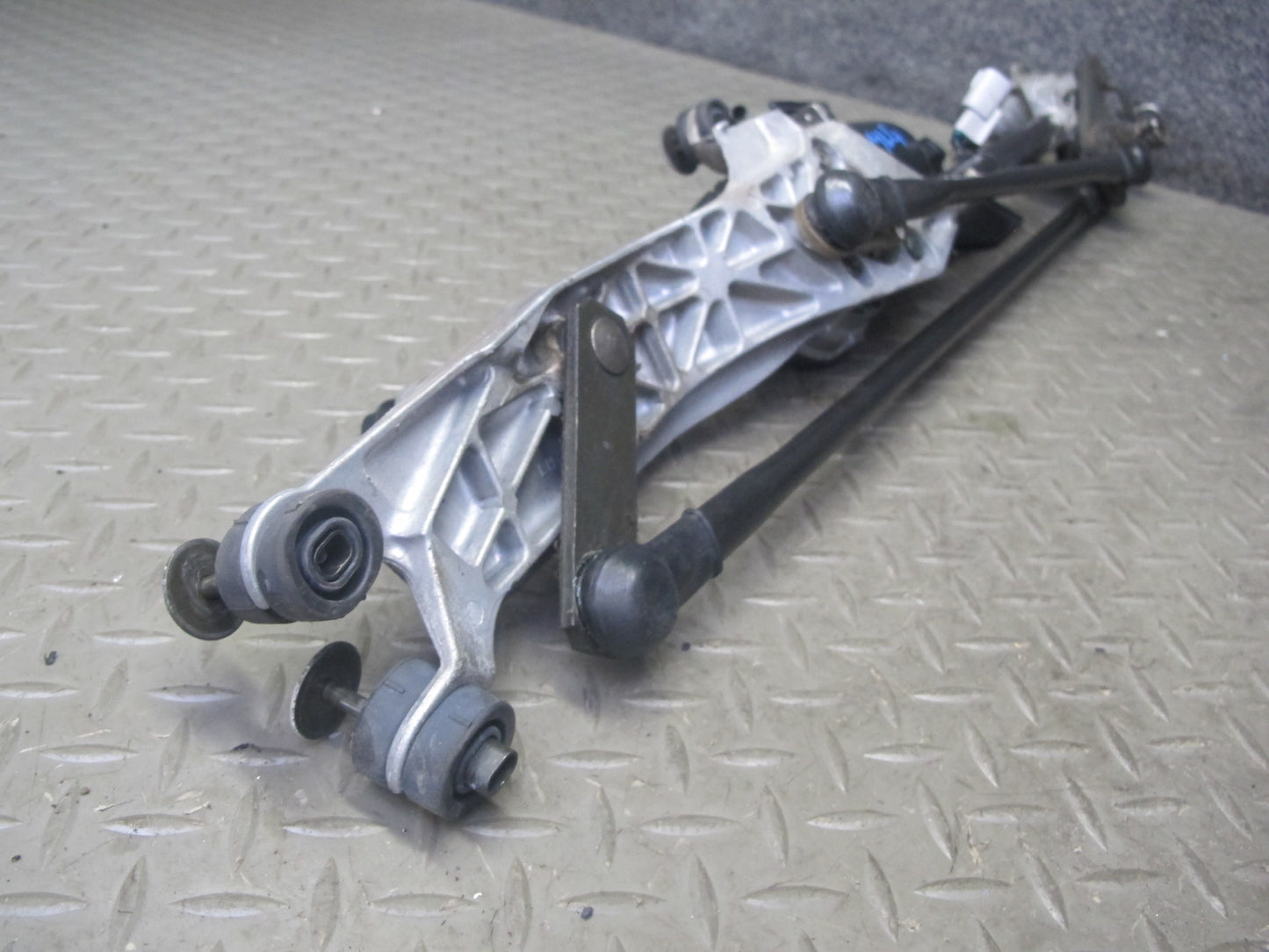 98-05 Lexus GS400 GS430 GS300 Windshield Wiper Transmission Linkage w Motor OEM