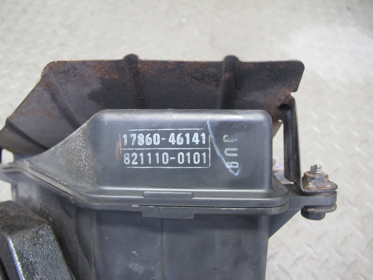 98-00 Lexus JZS160L GS300 3.0L 2JZGE Air Intake Resonator Tube 17860-46141 OEM