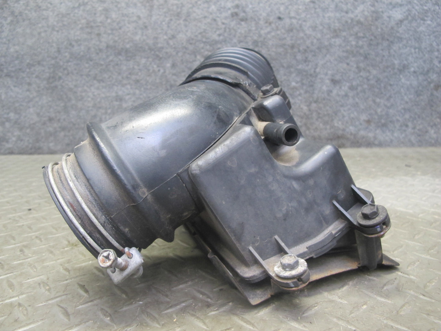 98-00 Lexus JZS160L GS300 3.0L 2JZGE Air Intake Resonator Tube 17860-46141 OEM