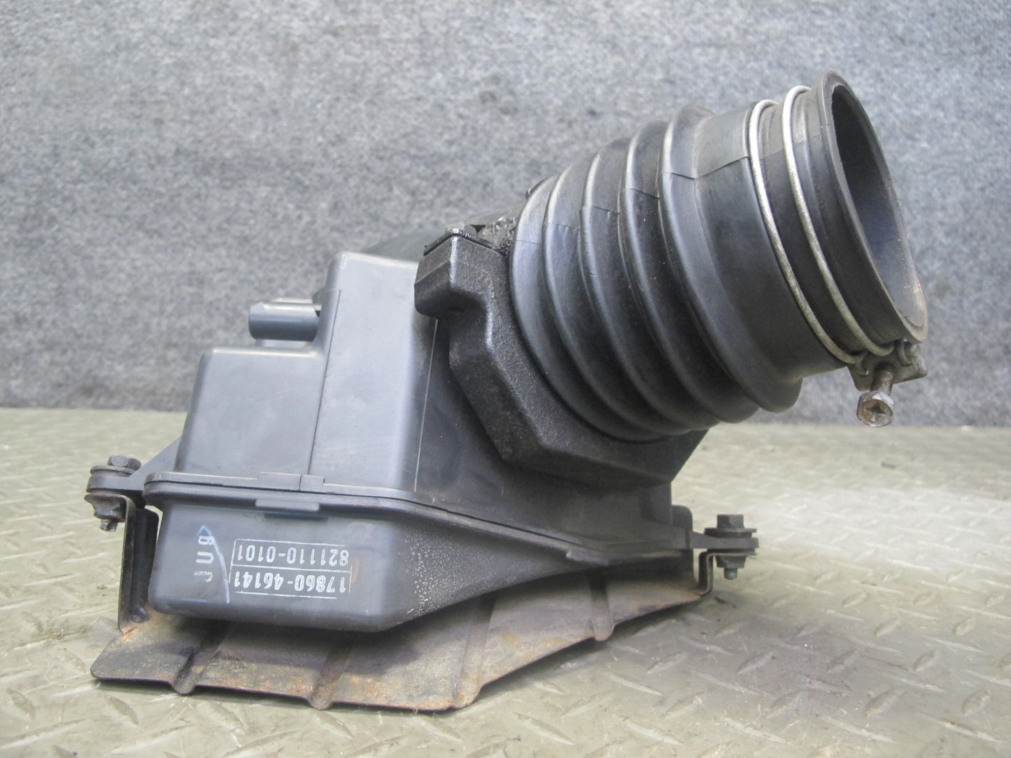 98-00 Lexus JZS160L GS300 3.0L 2JZGE Air Intake Resonator Tube 17860-46141 OEM