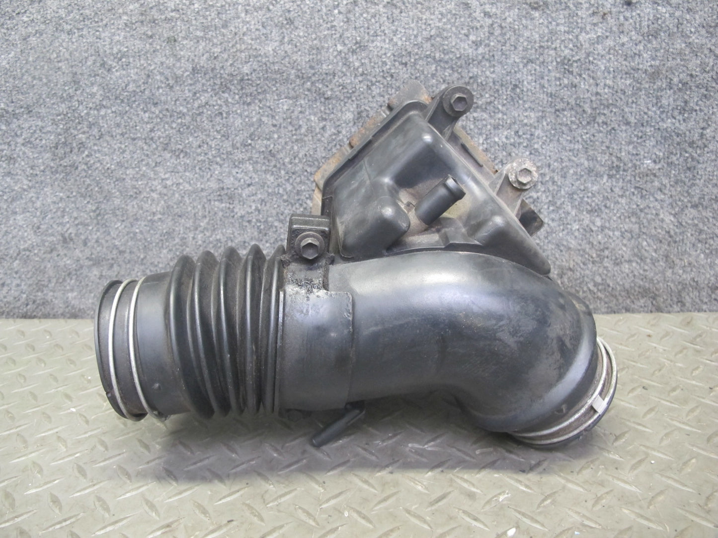 98-00 Lexus JZS160L GS300 3.0L 2JZGE Air Intake Resonator Tube 17860-46141 OEM