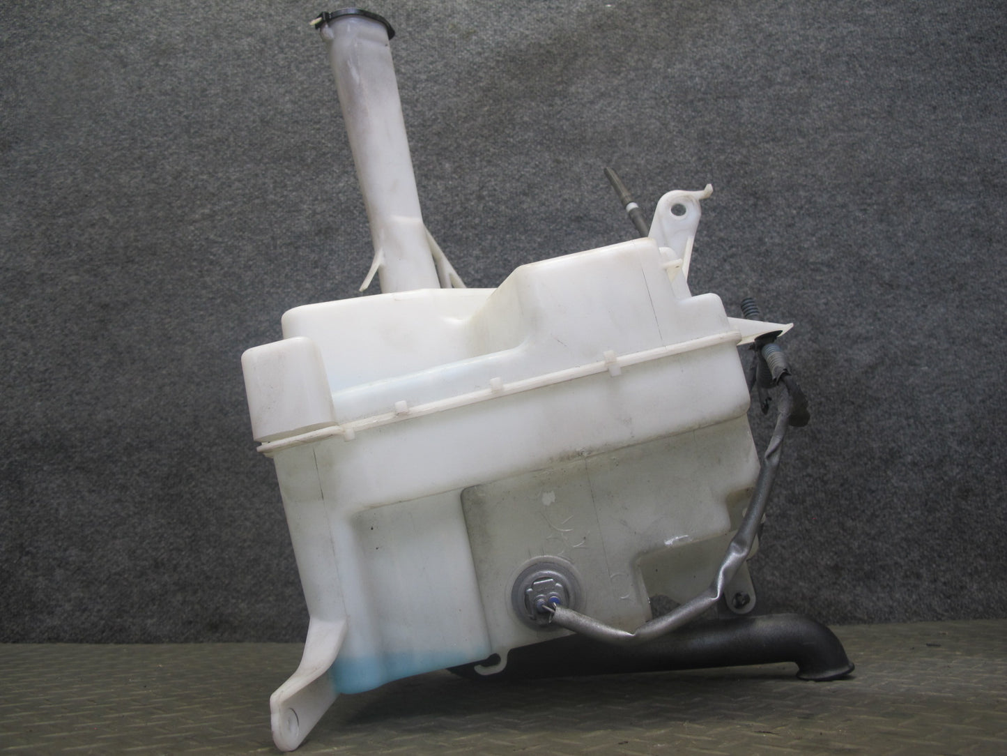 98-05 Lexus GS400 GS430 GS300 Windshield Washer Fluid Reservoir Tank w Pump OEM