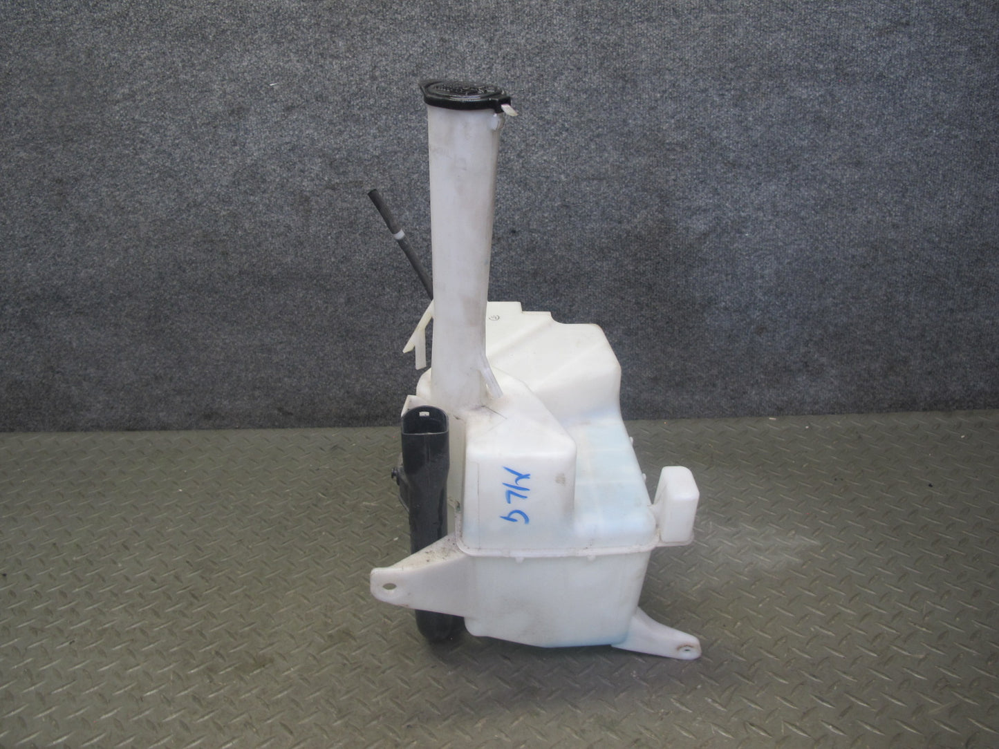 98-05 Lexus GS400 GS430 GS300 Windshield Washer Fluid Reservoir Tank w Pump OEM