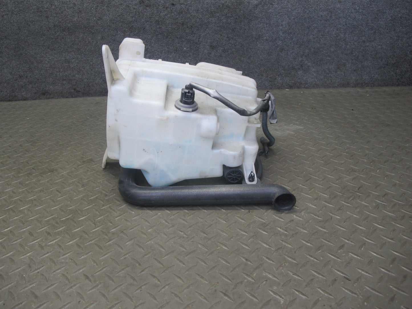 98-05 Lexus GS400 GS430 GS300 Windshield Washer Fluid Reservoir Tank w Pump OEM