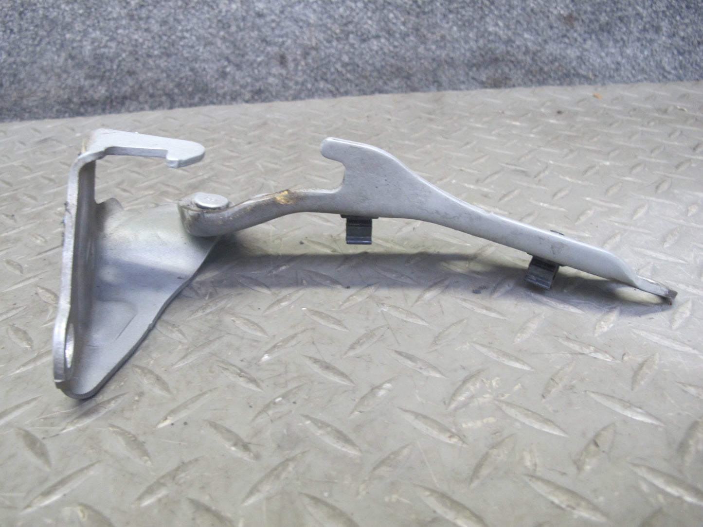 98-05 Lexus JZS160L GS400 GS430 GS300 Set of 2 Front Left & Right Hood Hinge OEM