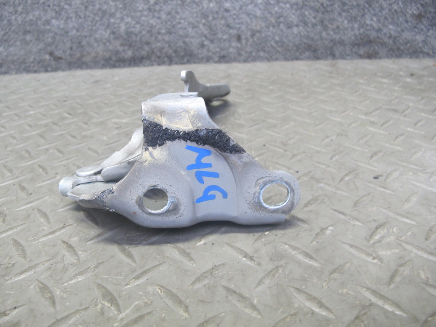 98-05 Lexus JZS160L GS400 GS430 GS300 Set of 2 Front Left & Right Hood Hinge OEM