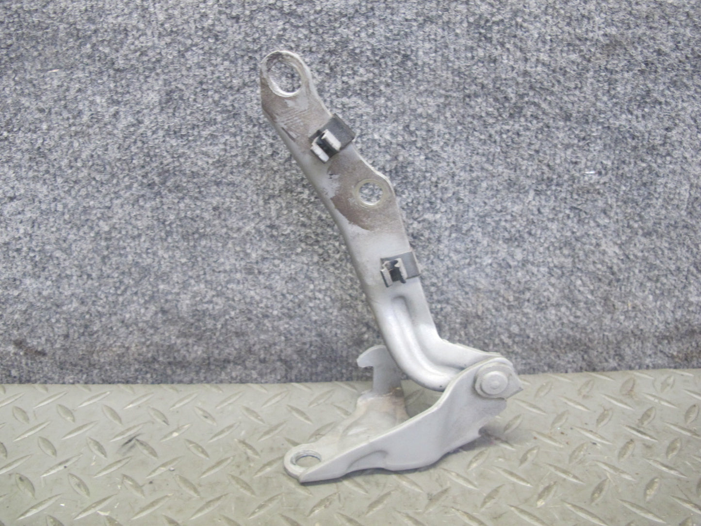 98-05 Lexus JZS160L GS400 GS430 GS300 Set of 2 Front Left & Right Hood Hinge OEM