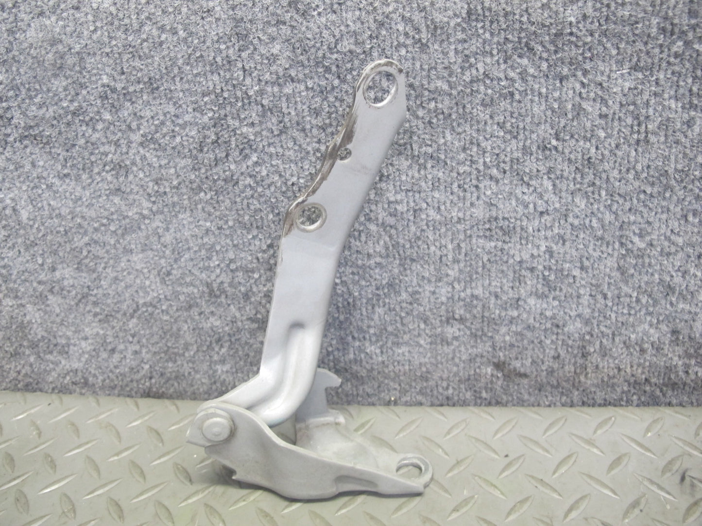 98-05 Lexus JZS160L GS400 GS430 GS300 Set of 2 Front Left & Right Hood Hinge OEM