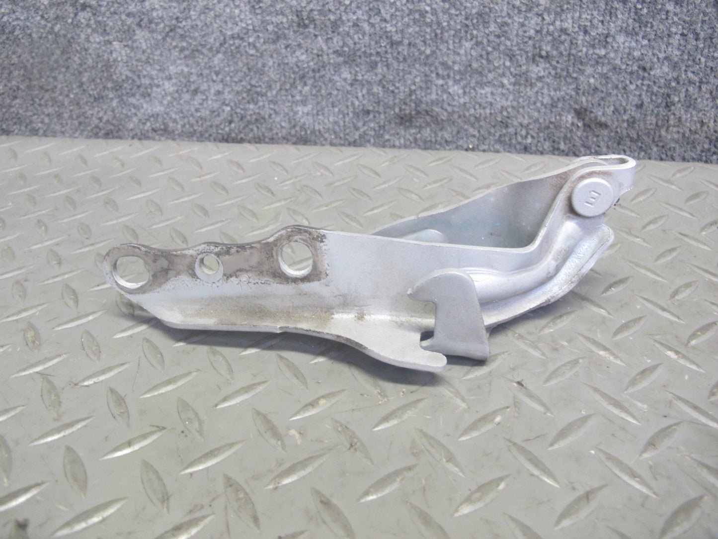 98-05 Lexus JZS160L GS400 GS430 GS300 Set of 2 Front Left & Right Hood Hinge OEM