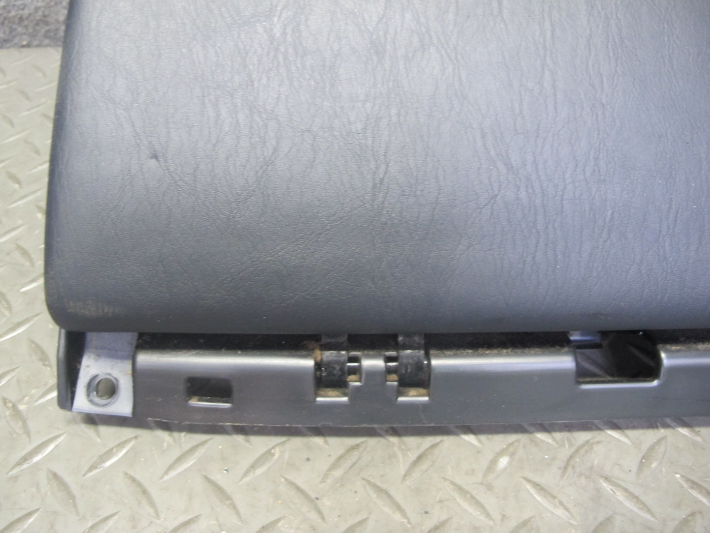 98-05 Lexus JZS160L GS400 GS430 GS300 Dash Right Glove Box Storage Black OEM