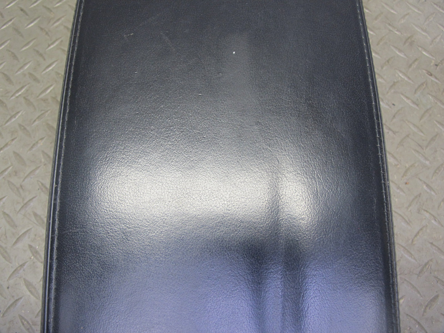 98-05 Lexus JZS160L GS430 GS300 Center Console Leather Armrest Lid Black OEM
