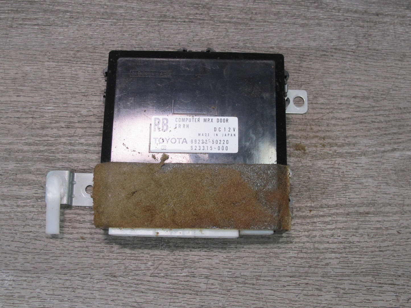 2004-2006 Lexus LS430 UCF30L Front Right Door Multiplex Control Module OEM