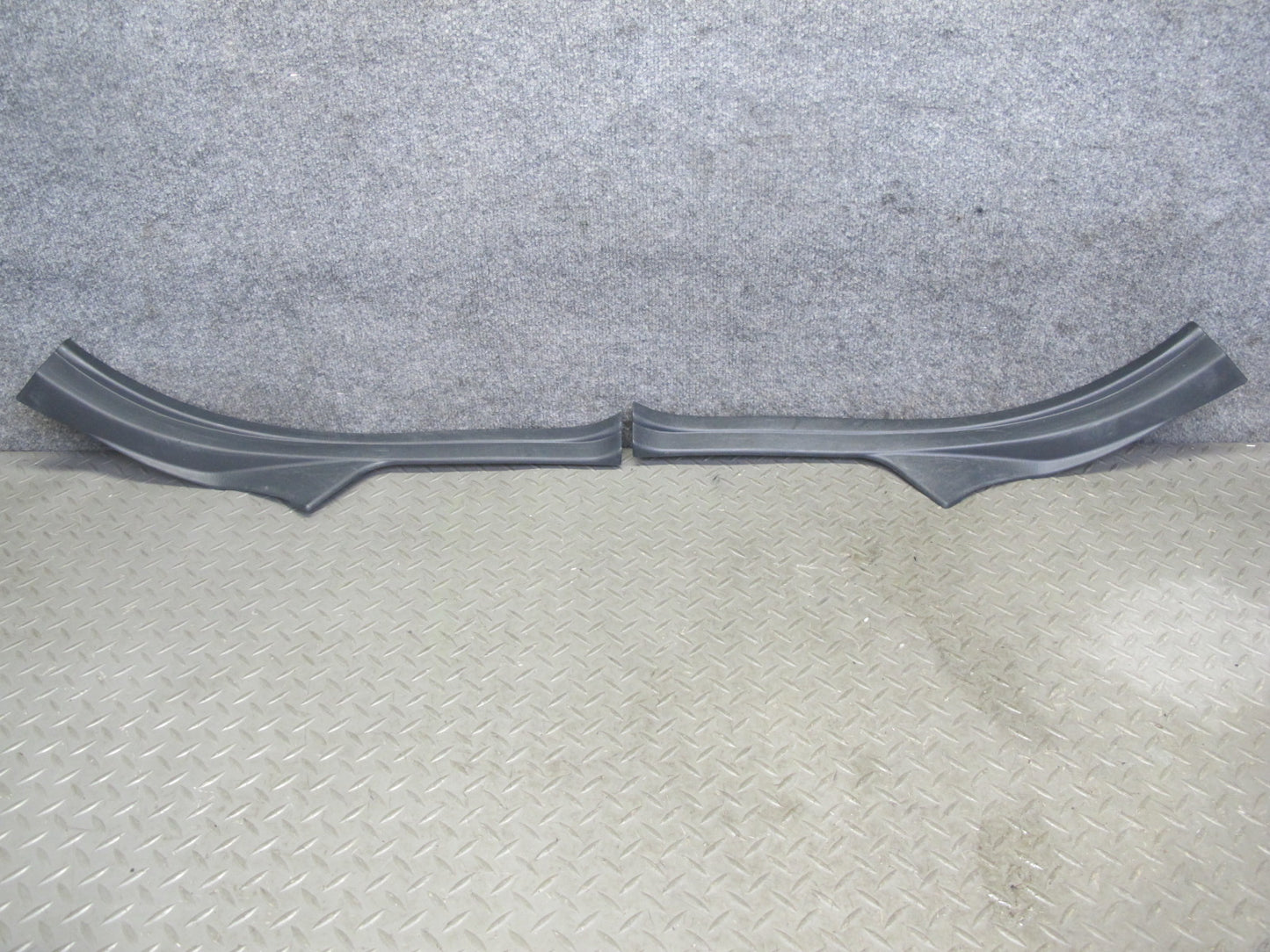 98-05 Lexus JZS160L GS300 Set of 2 Rear Door Scuff Sill Plate Trim Cover OEM