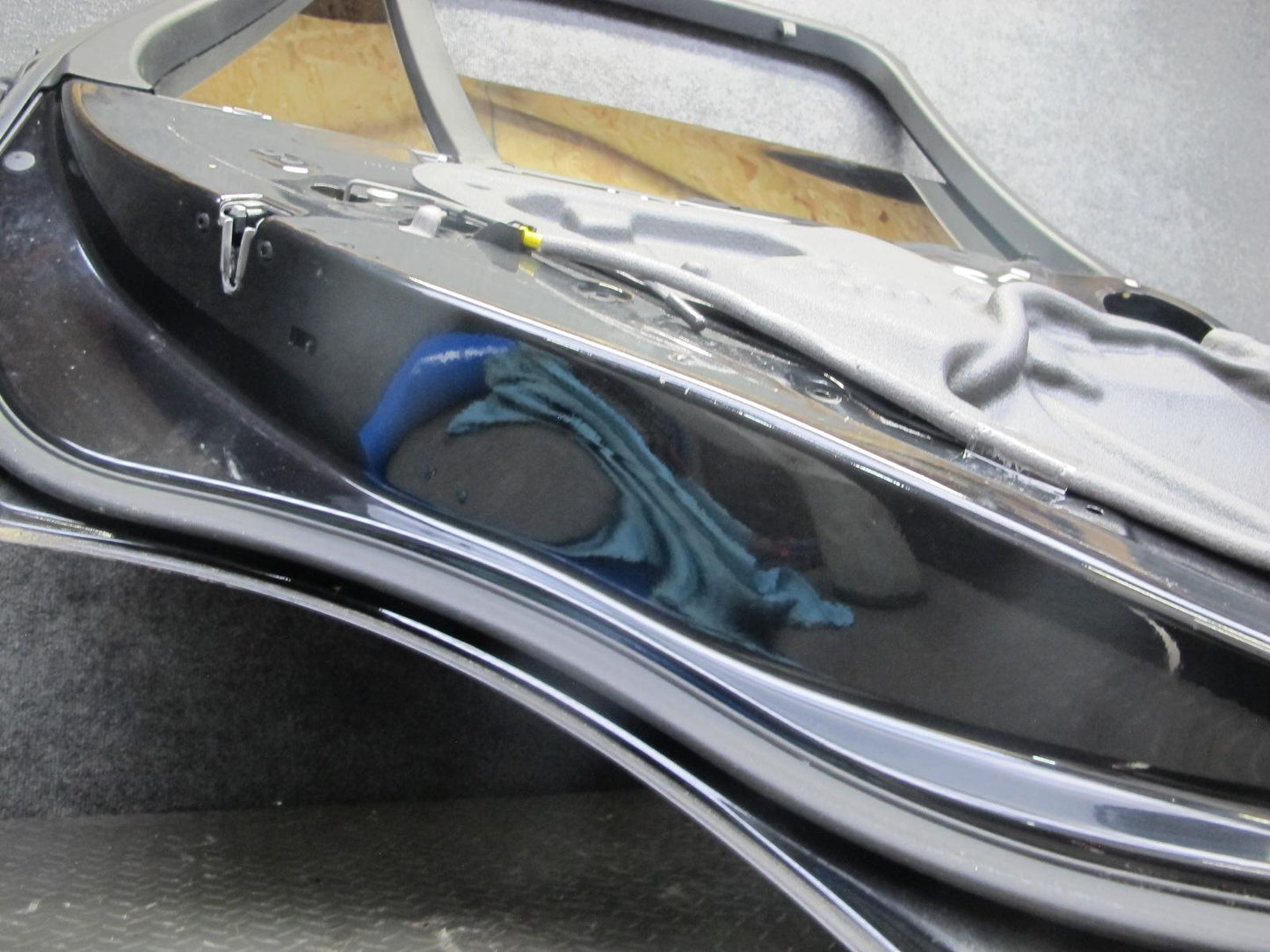 2014-2018 BMW F15 X5 Rear Left Door Shell Panel w Window Glass