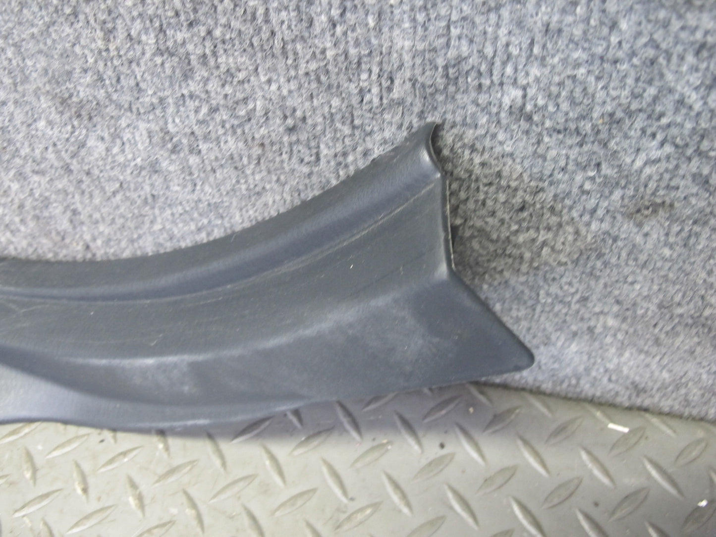 98-05 Lexus JZS160L GS300 Set of 2 Rear Door Scuff Sill Plate Trim Cover OEM