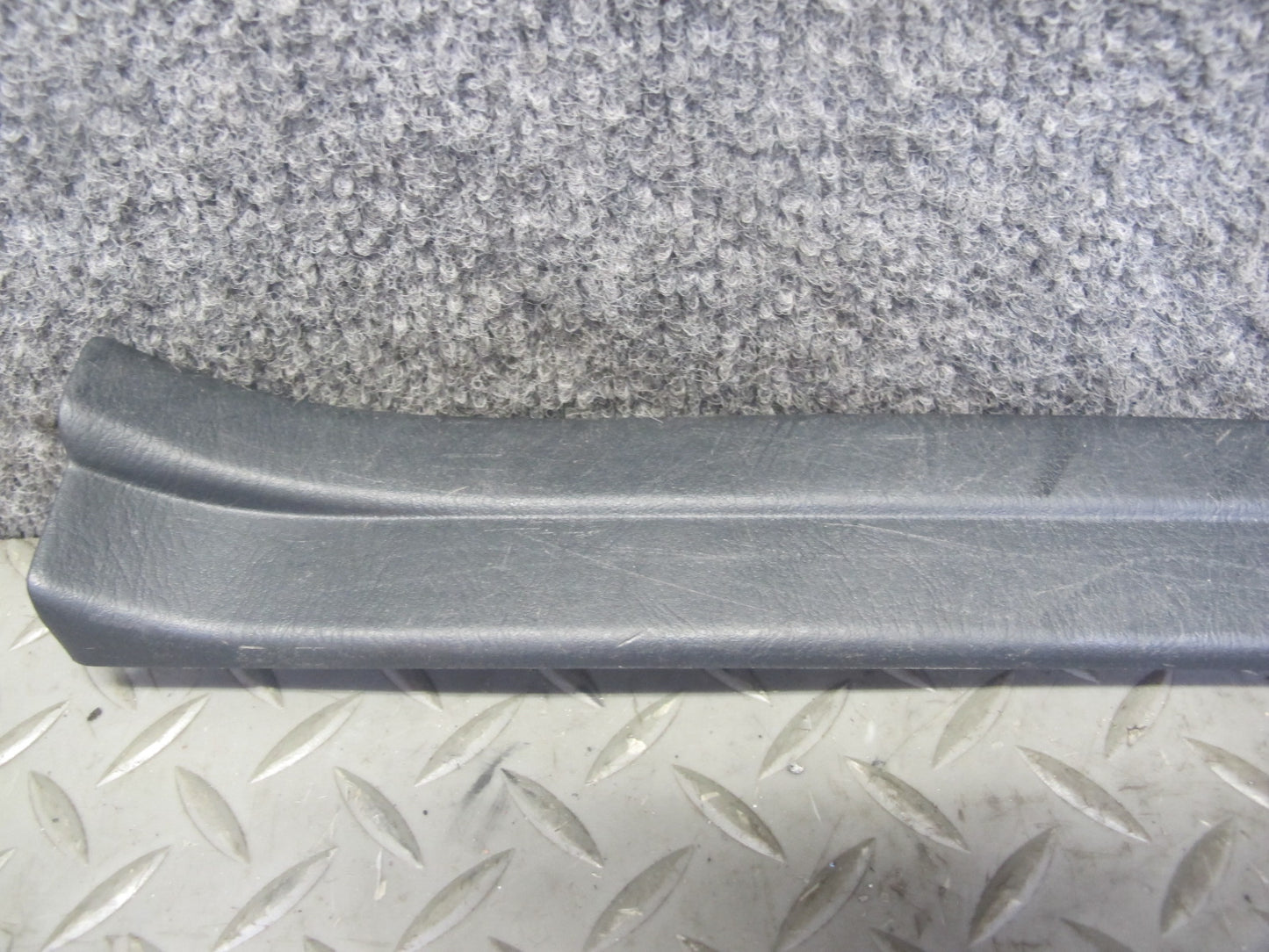 98-05 Lexus JZS160L GS300 Set of 2 Rear Door Scuff Sill Plate Trim Cover OEM