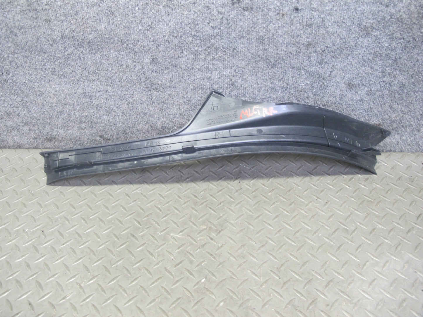 98-05 Lexus JZS160L GS300 Set of 2 Rear Door Scuff Sill Plate Trim Cover OEM