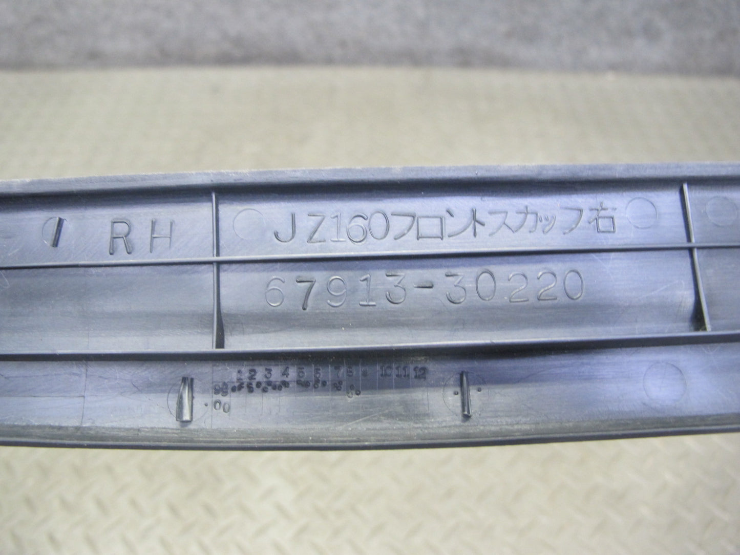 98-05 Lexus GS430 GS300 Front Left & Right Door Trim Panel Scuff Plate Set OEM