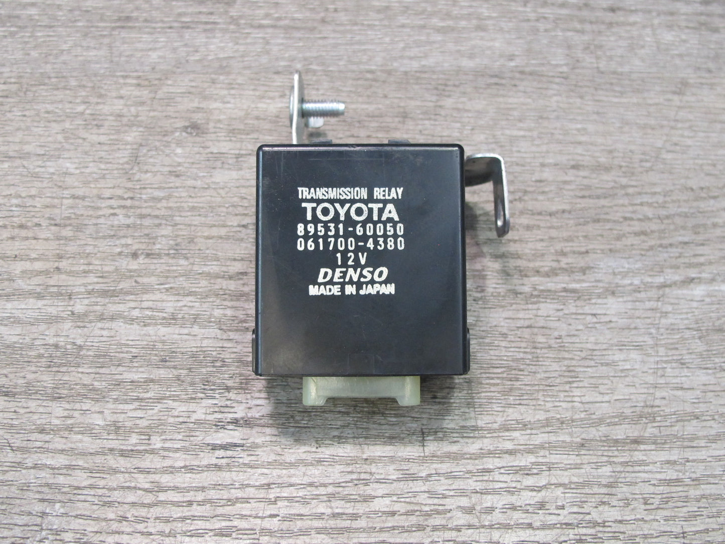 2003-2007 Lexus UZJ100L LX470 Transmission Relay Control Module 89531-60050