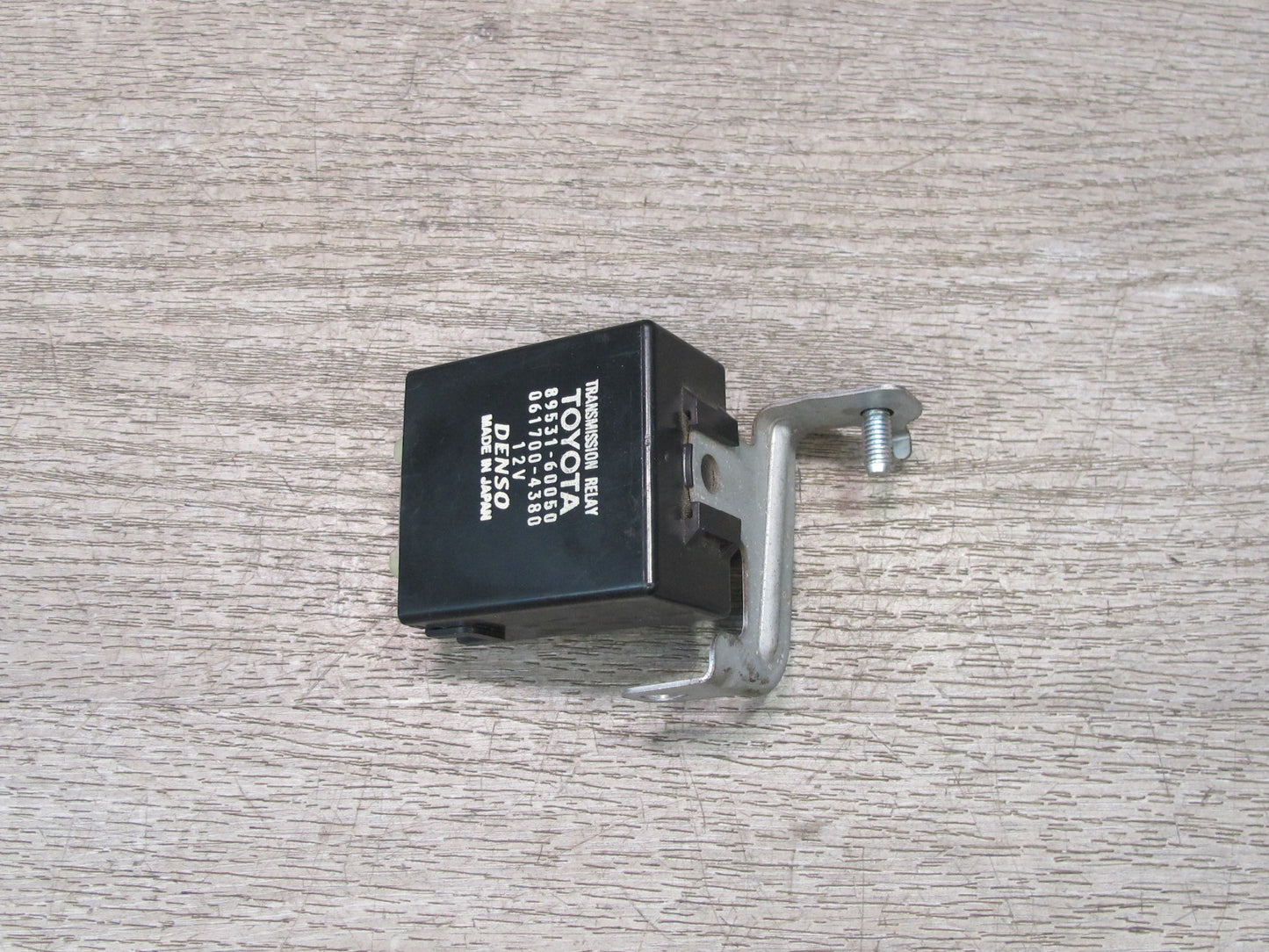 2003-2007 Lexus UZJ100L LX470 Transmission Relay Control Module 89531-60050