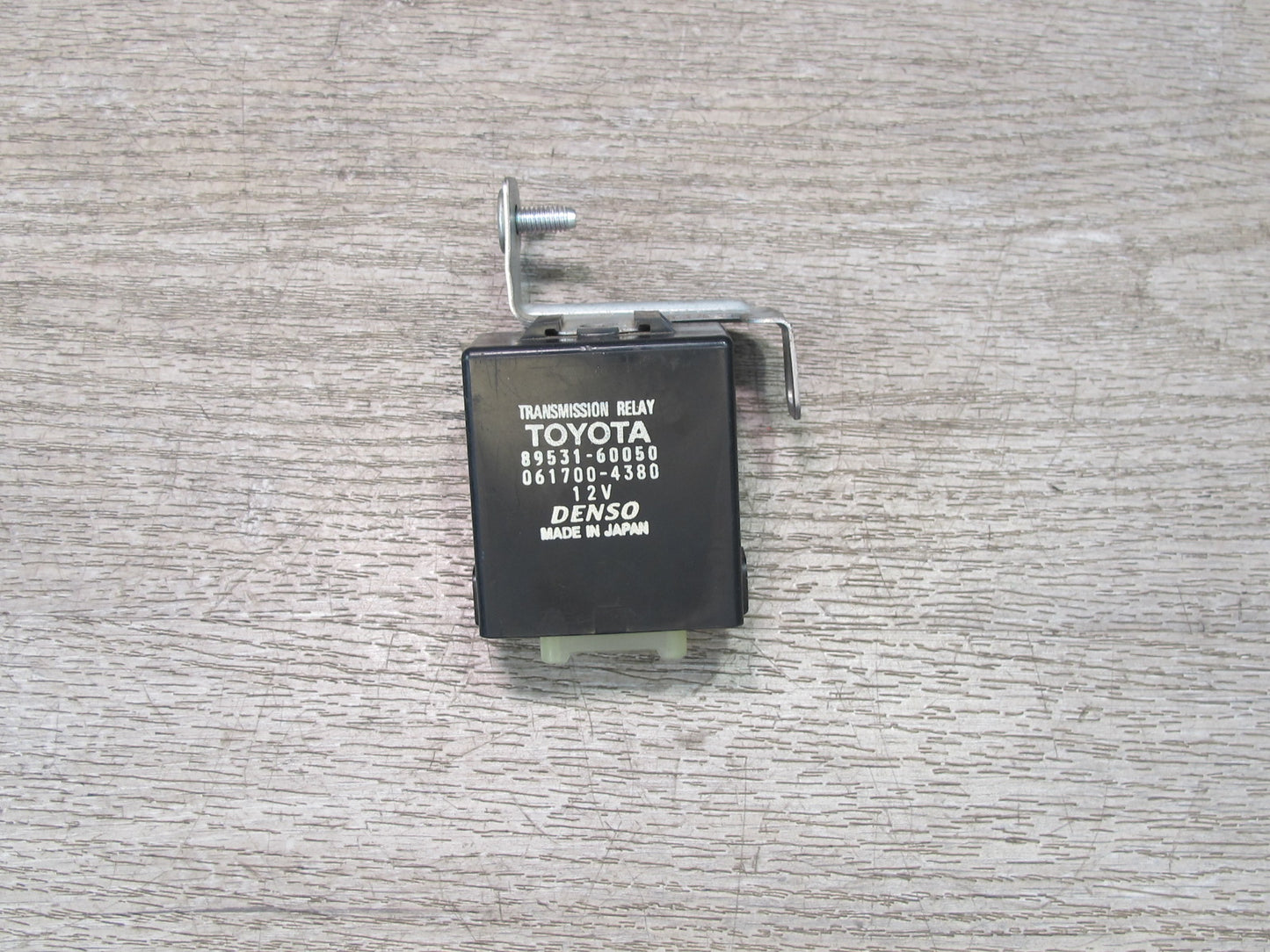 2003-2007 Lexus UZJ100L LX470 Transmission Relay Control Module 89531-60050
