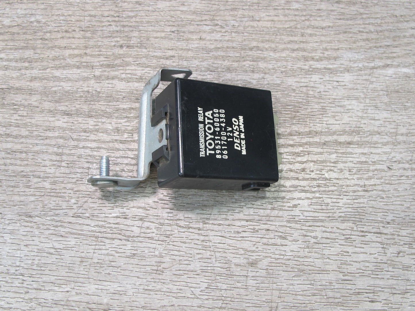 2003-2007 Lexus UZJ100L LX470 Transmission Relay Control Module 89531-60050