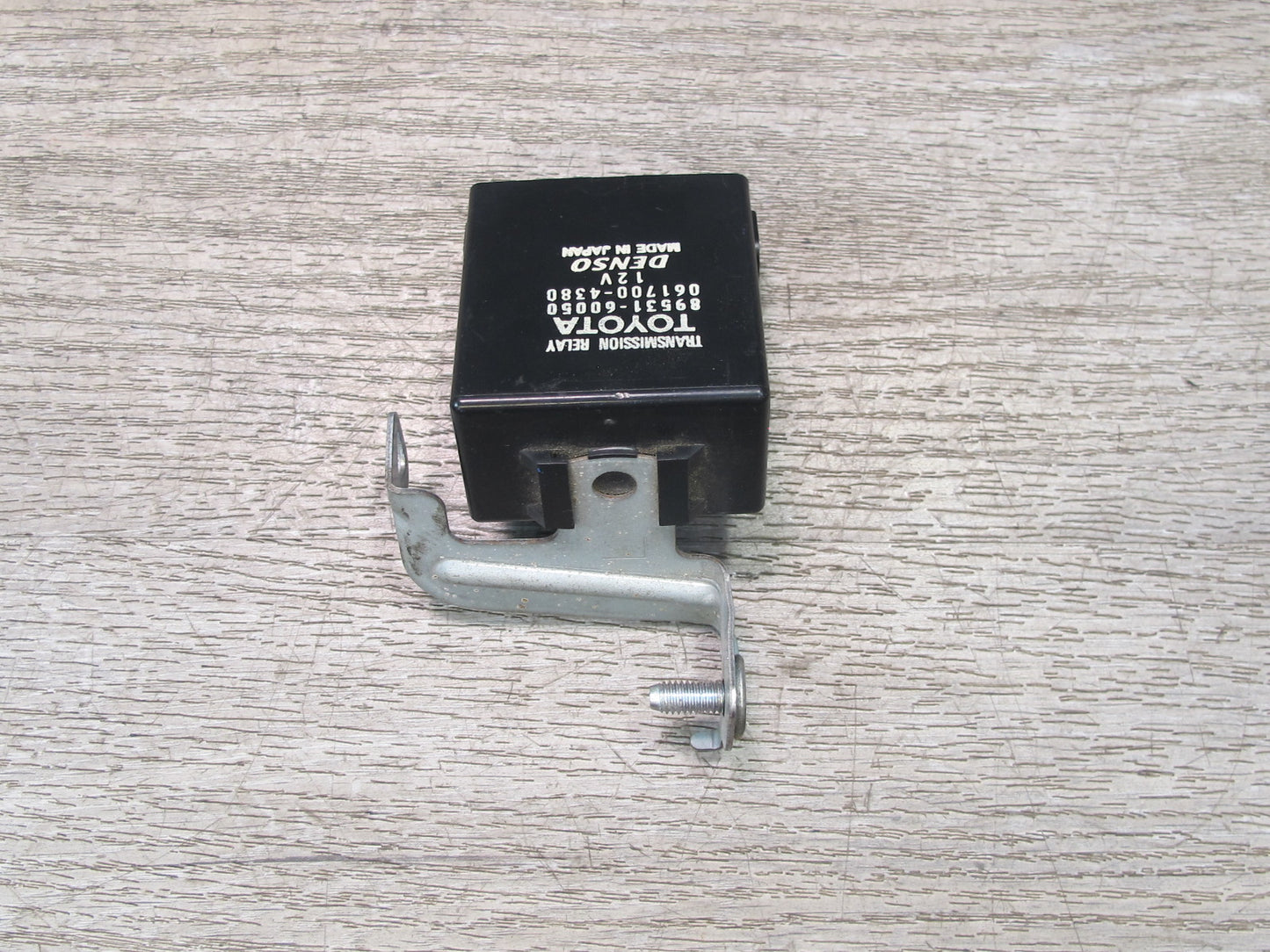 2003-2007 Lexus UZJ100L LX470 Transmission Relay Control Module 89531-60050