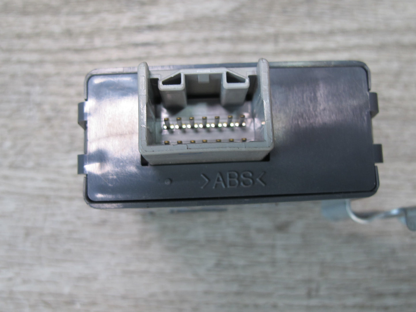 2003-2007 Lexus UZJ100L LX470 Multiplex Network Gateway Computer Control Module
