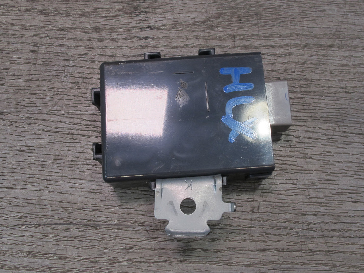2003-2007 Lexus UZJ100L LX470 Multiplex Network Gateway Computer Control Module
