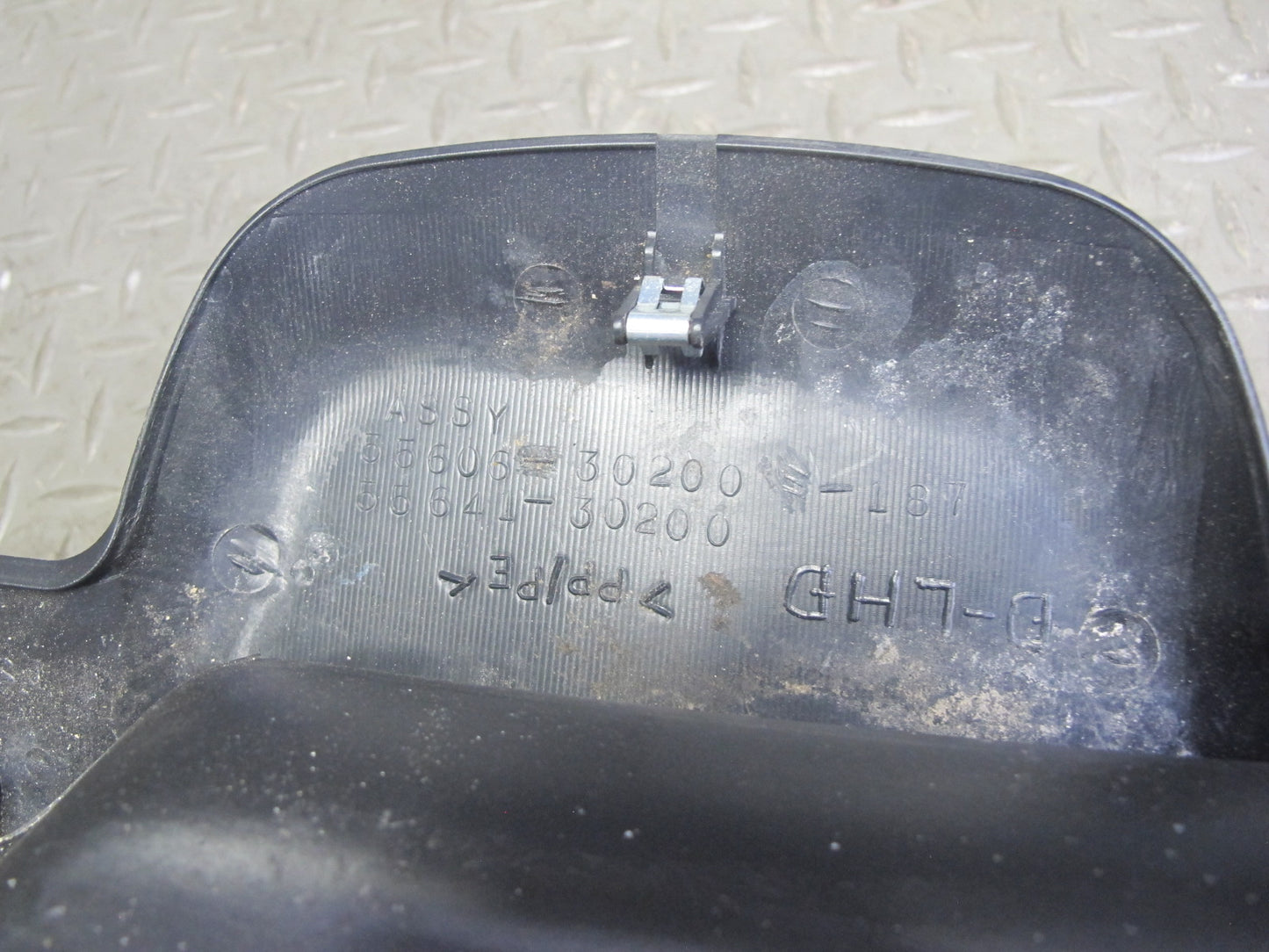 98-01 Lexus JZS160L GS300 Under Dash Cover Kick Panel 55847-30140 OEM