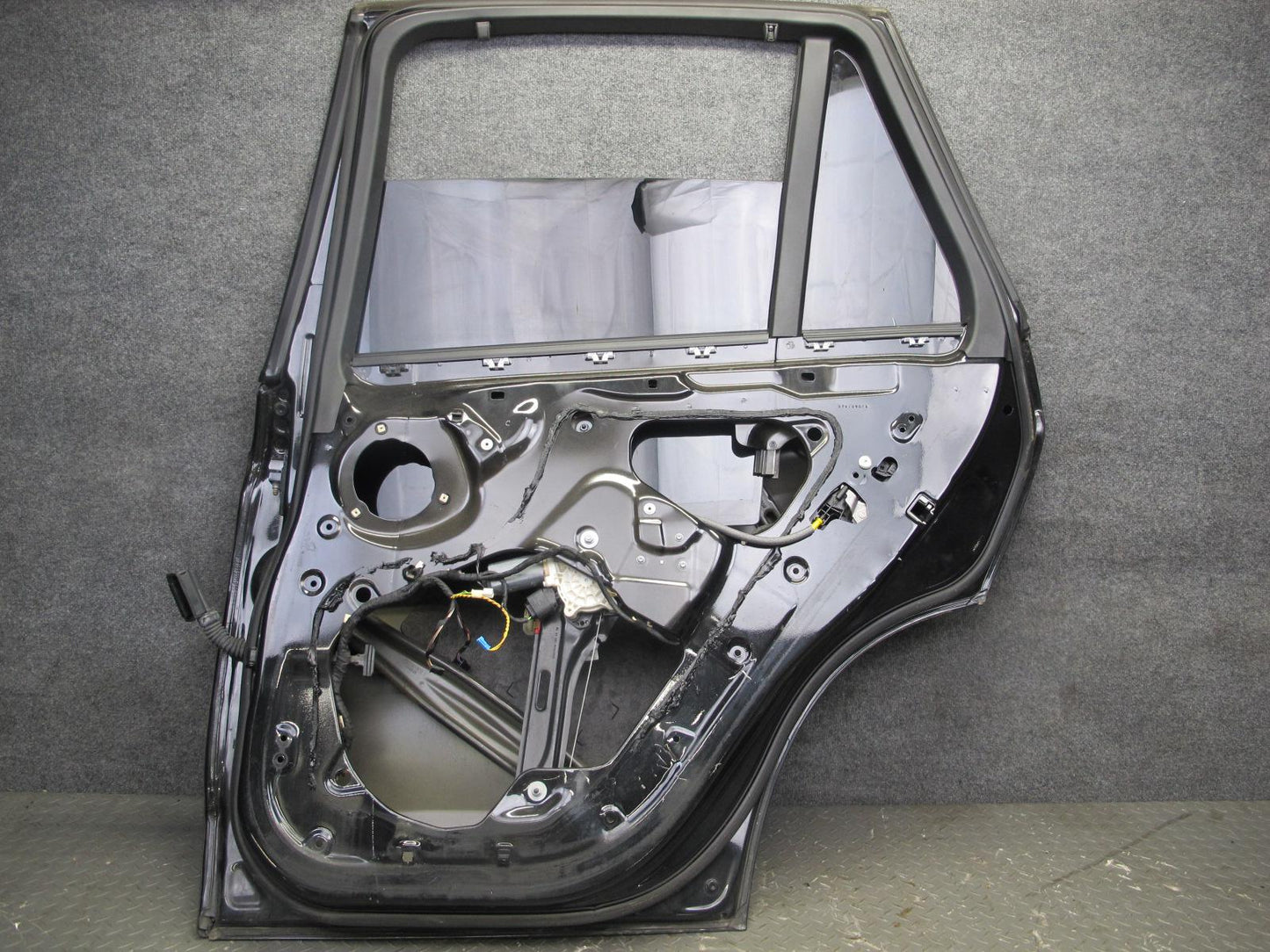 2014-2018 BMW F15 X5 Rear Right Door Shell Panel w Window Glass