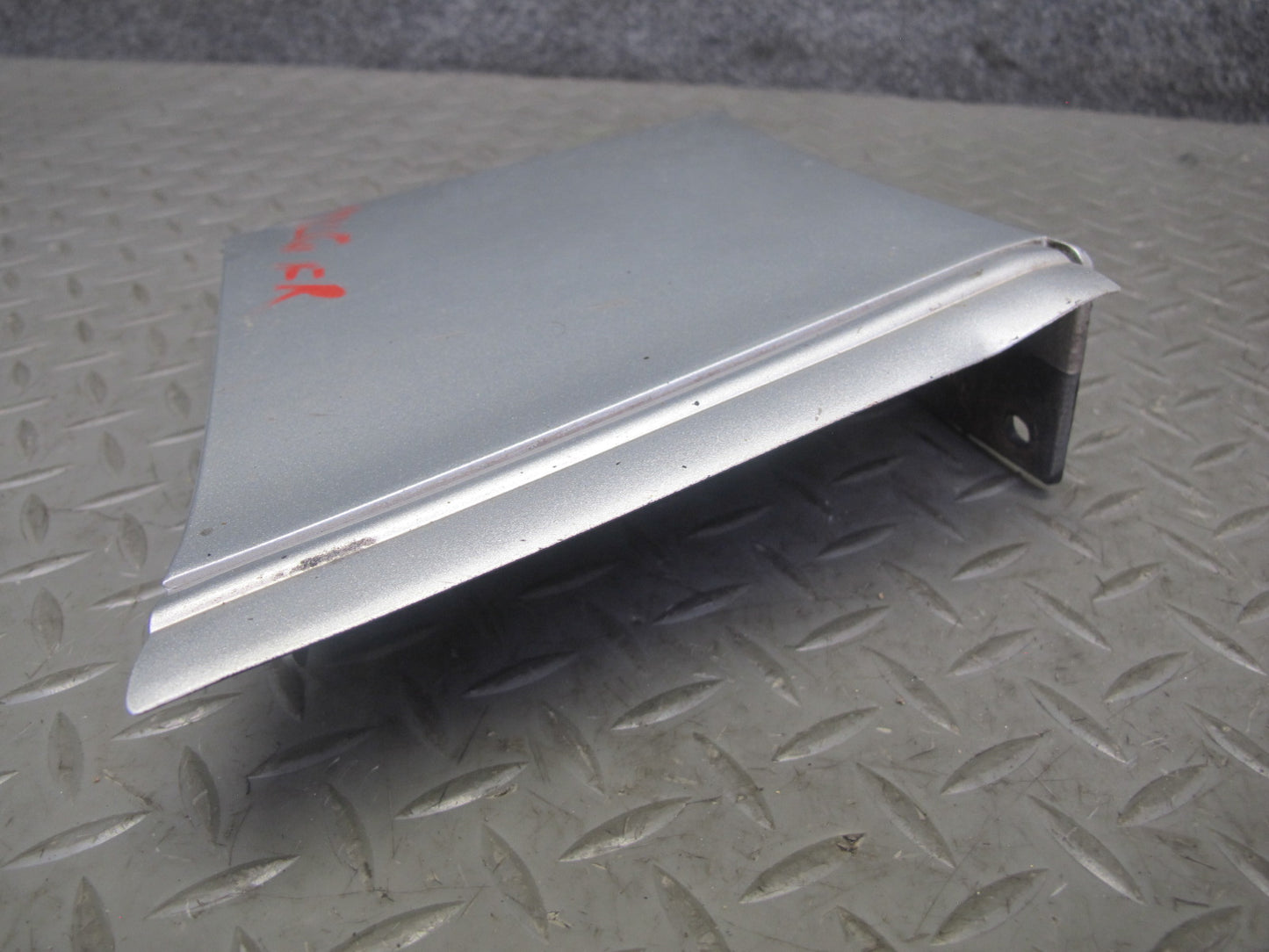 98-05 Lexus GS400 GS300 Front Right Fender Trim Molding Cover 75611-30250 OEM
