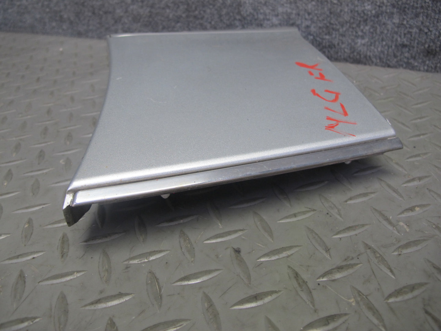 98-05 Lexus GS400 GS300 Front Right Fender Trim Molding Cover 75611-30250 OEM