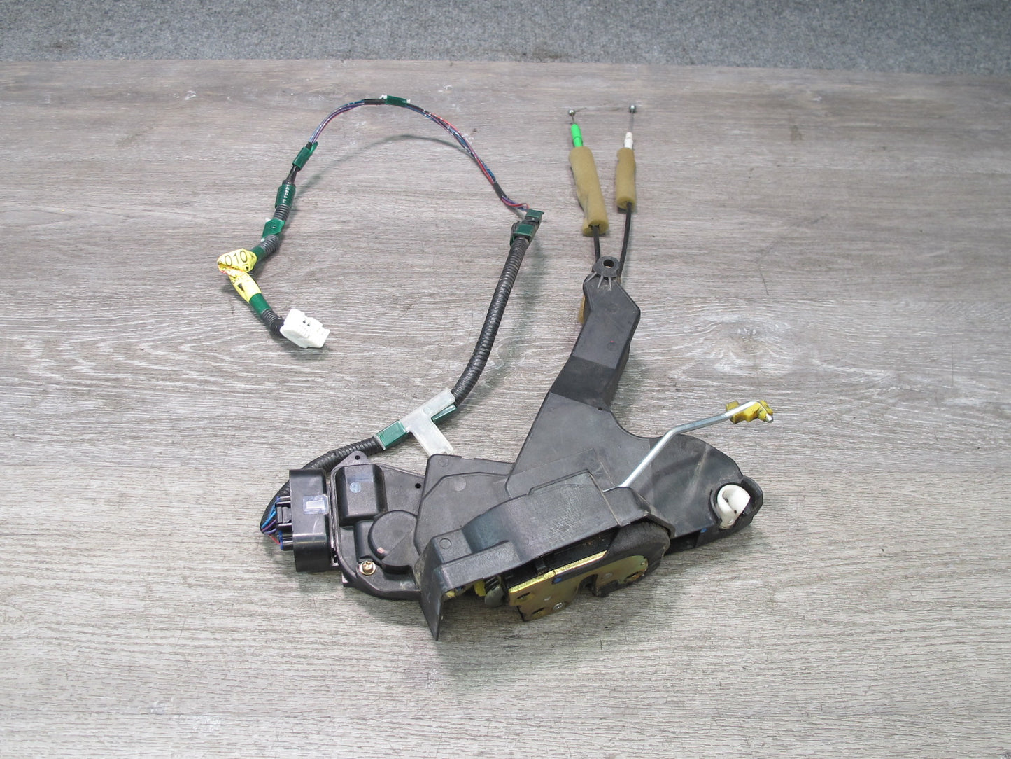 01-06 Lexus UCF30L LS430 Front Left Door Lock Latch Actuator NO Soft Close OEM