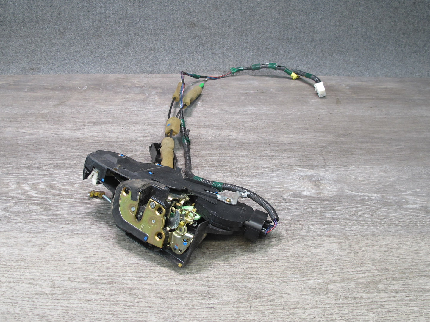 01-06 Lexus UCF30L LS430 Front Left Door Lock Latch Actuator NO Soft Close OEM