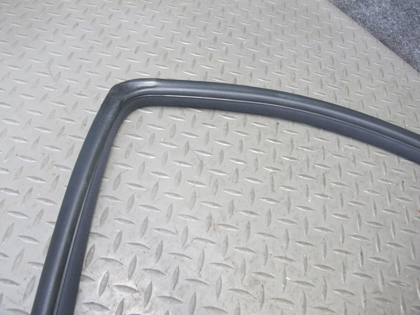 98-05 Lexus JZS160L GS400 GS430 GS300 Rear Left Door Weatherstrip Seal OEM