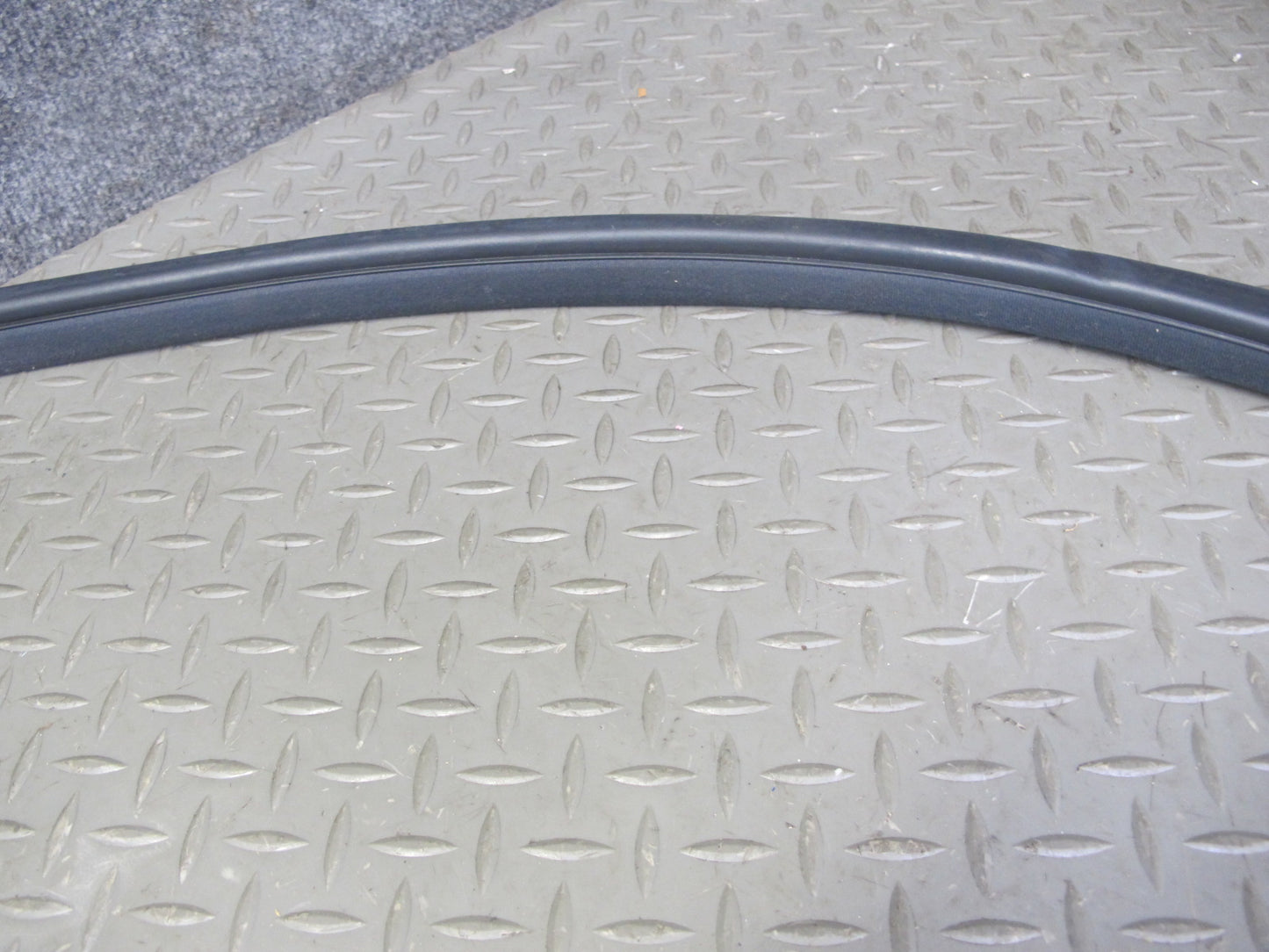 98-05 Lexus JZS160L GS400 GS430 GS300 Rear Left Door Weatherstrip Seal OEM