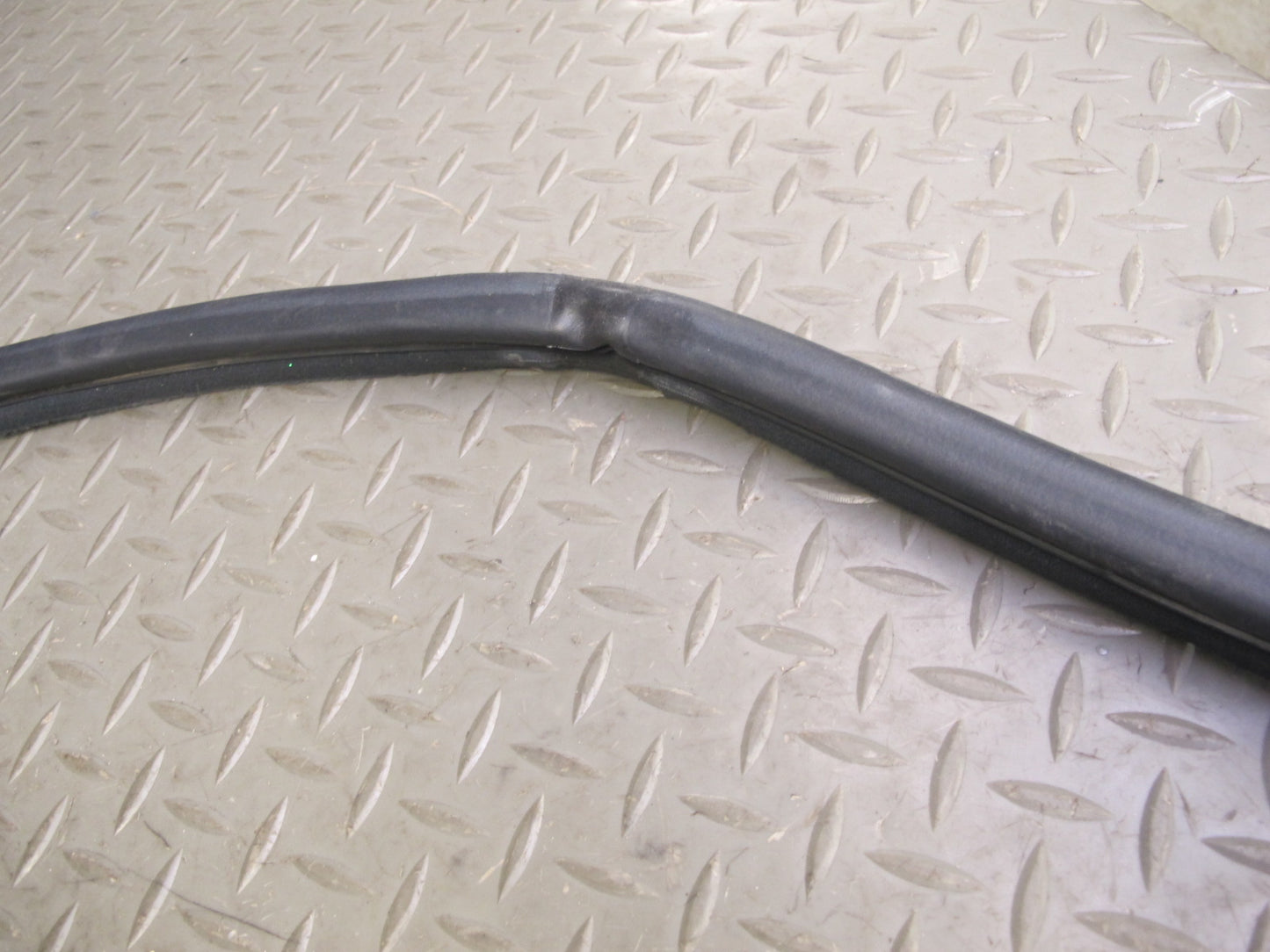 98-05 Lexus JZS160L GS400 GS430 GS300 Rear Left Door Weatherstrip Seal OEM