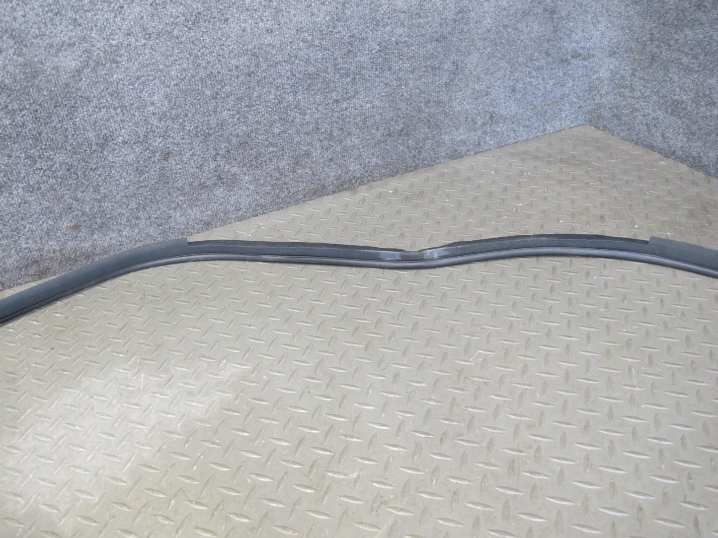 98-05 Lexus JZS160L GS400 GS430 GS300 Rear Left Door Weatherstrip Seal OEM