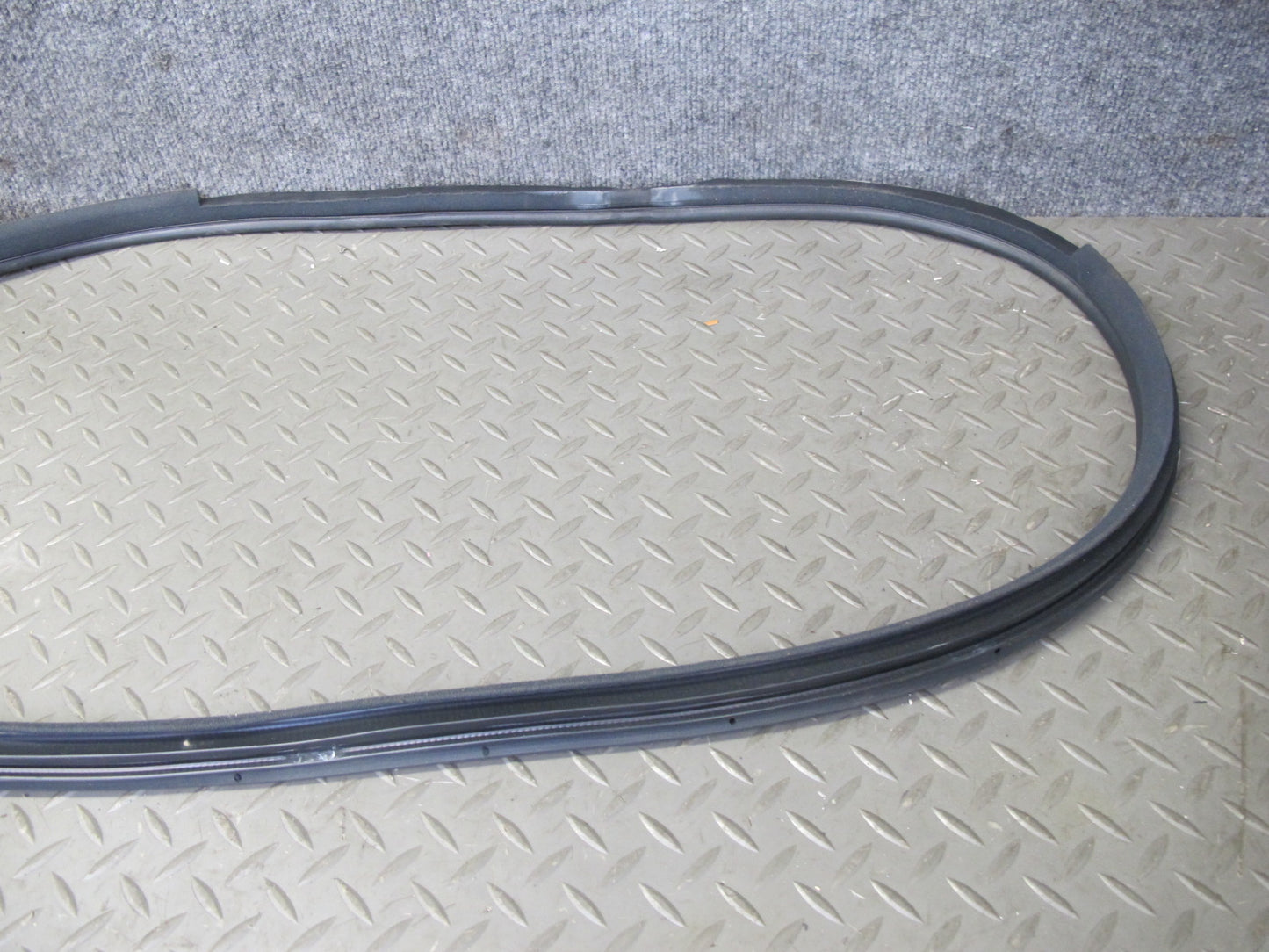 98-05 Lexus JZS160L GS400 GS430 GS300 Rear Left Door Weatherstrip Seal OEM
