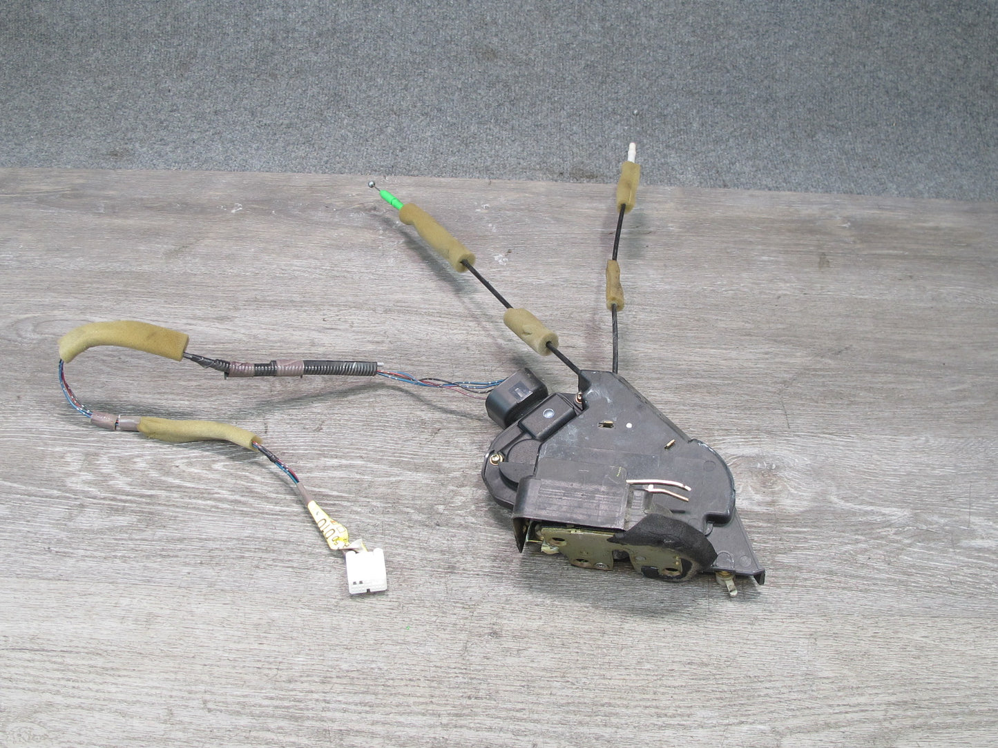 01-06 Lexus UCF30L LS430 Rear Left Door Lock Latch Actuator NO Soft Close OEM