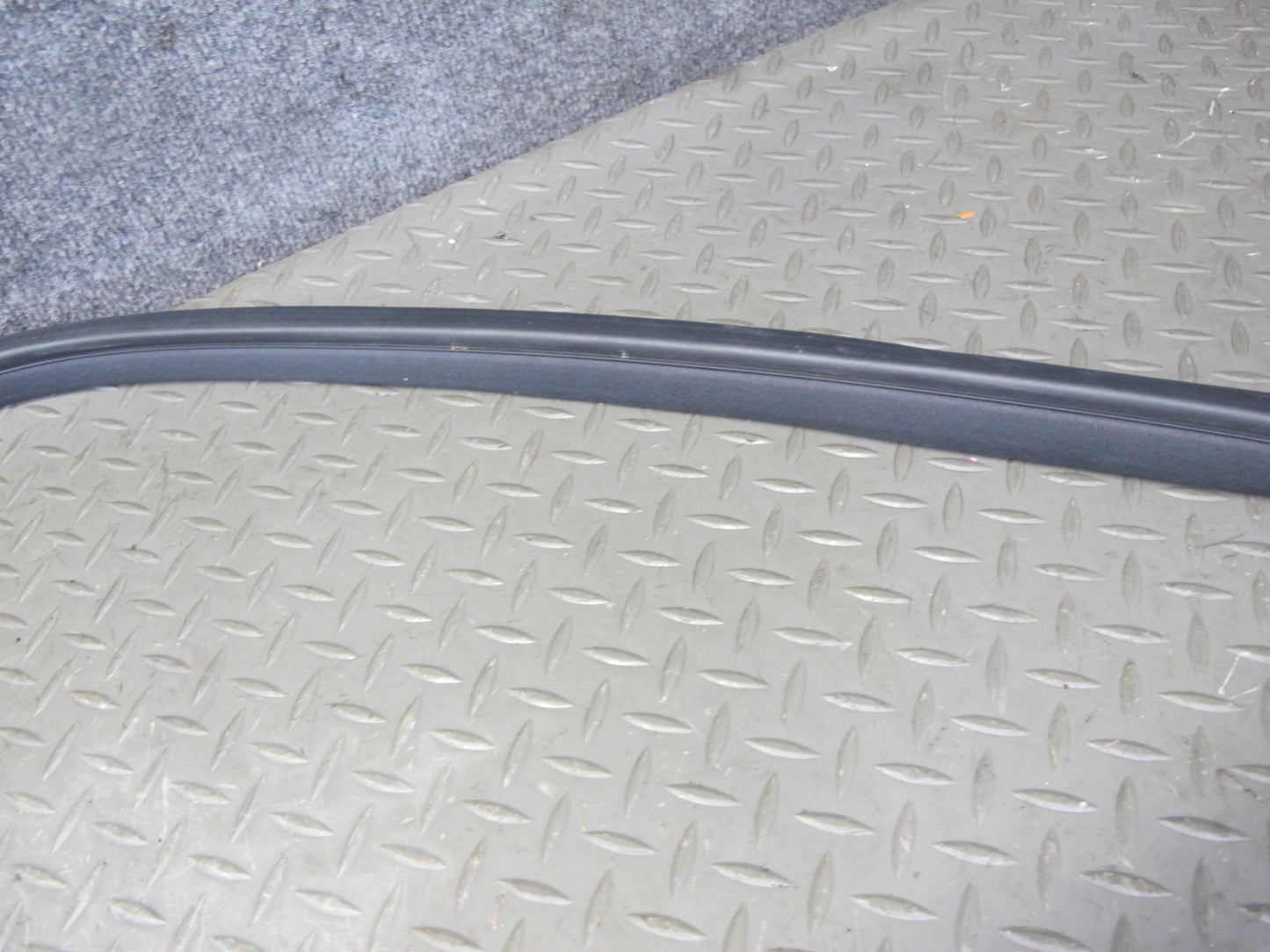 98-05 Lexus JZS160L GS400 GS430 GS300 Rear Right Door Weatherstrip Seal OEM