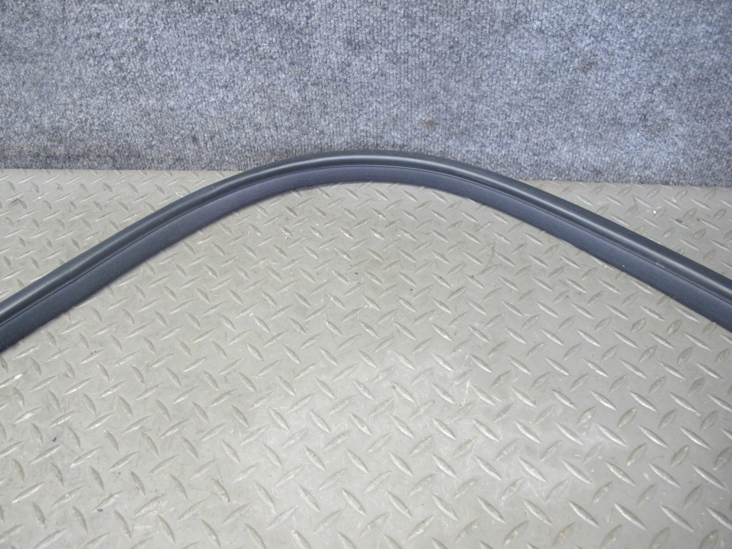 98-05 Lexus JZS160L GS400 GS430 GS300 Rear Right Door Weatherstrip Seal OEM
