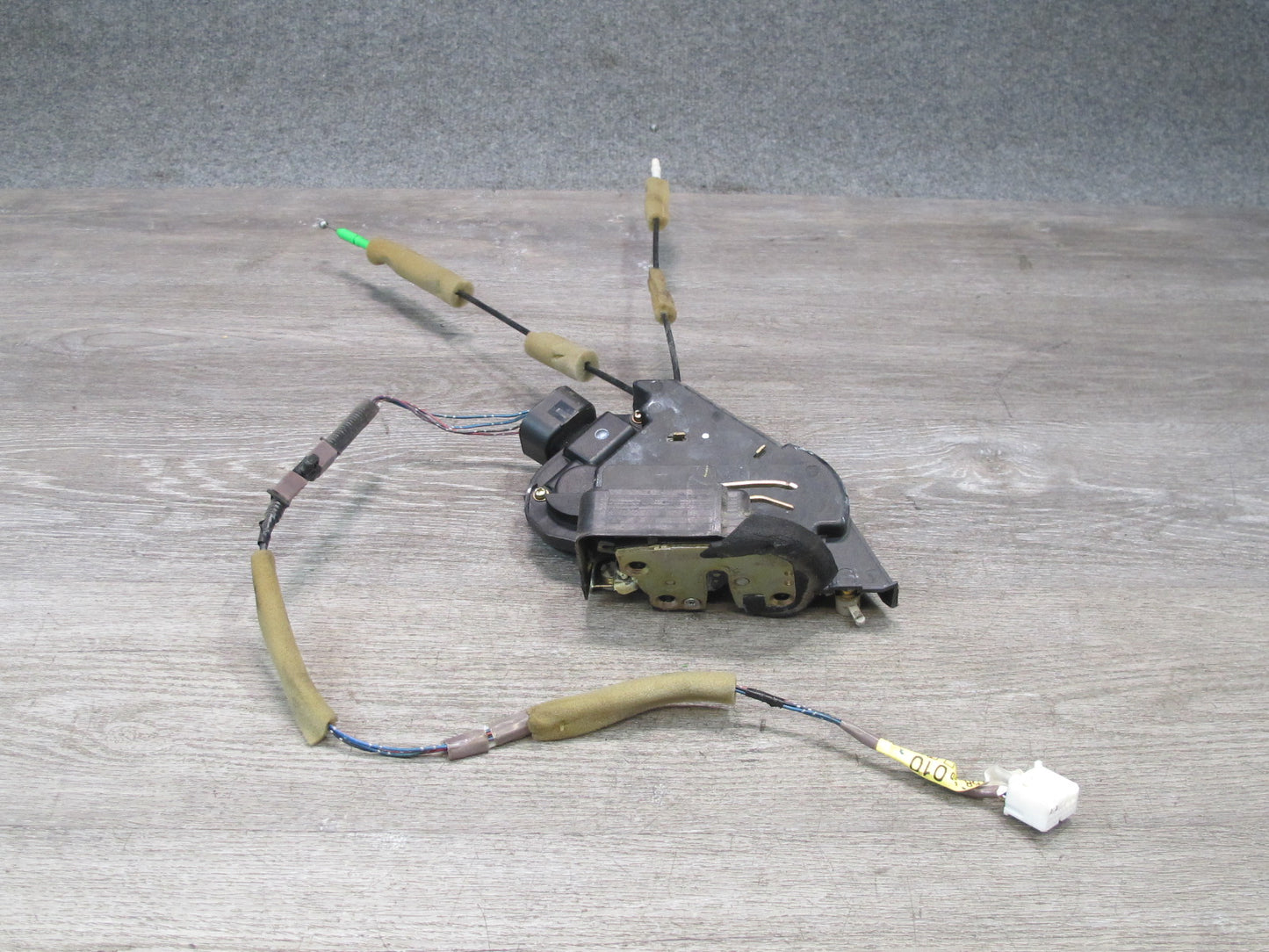 01-06 Lexus UCF30L LS430 Rear Left Door Lock Latch Actuator NO Soft Close OEM