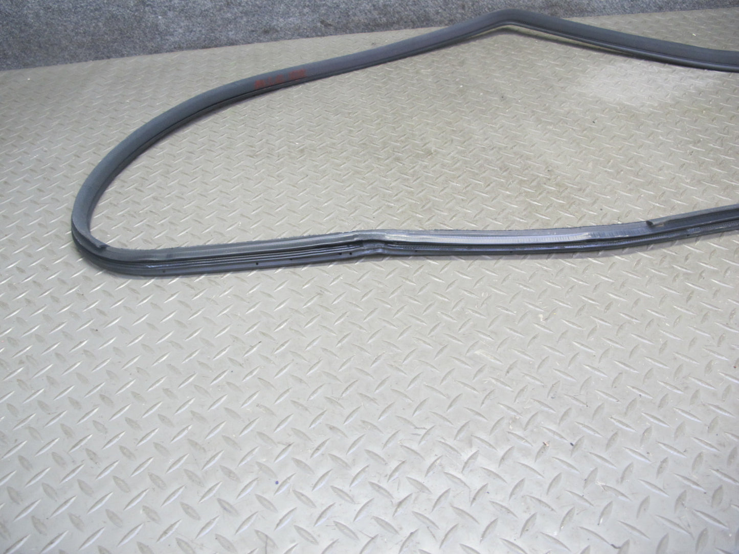 98-05 Lexus JZS160L GS400 GS430 GS300 Rear Right Door Weatherstrip Seal OEM