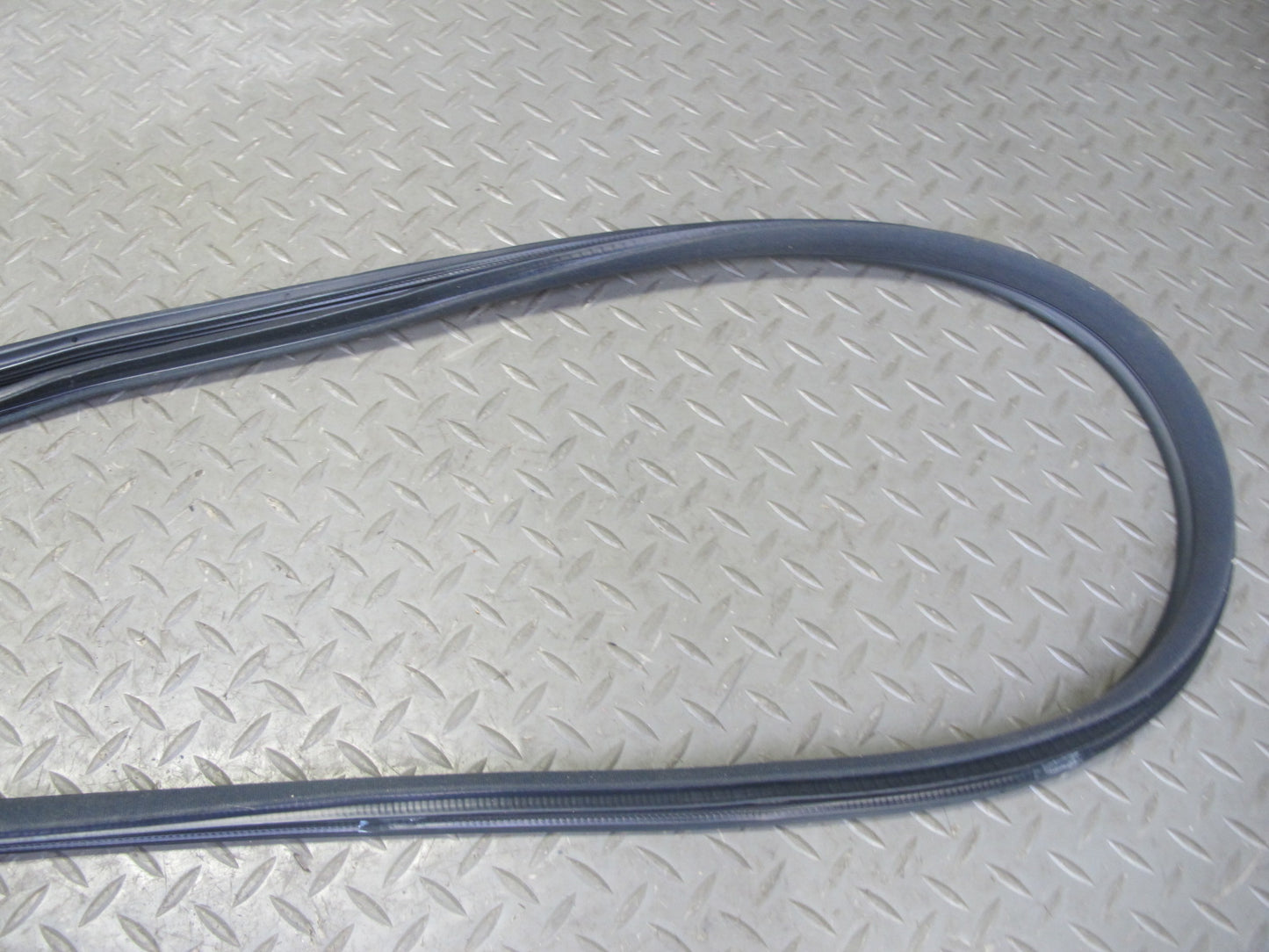 98-05 Lexus JZS160L GS400 GS430 GS300 Rear Right Door Weatherstrip Seal OEM