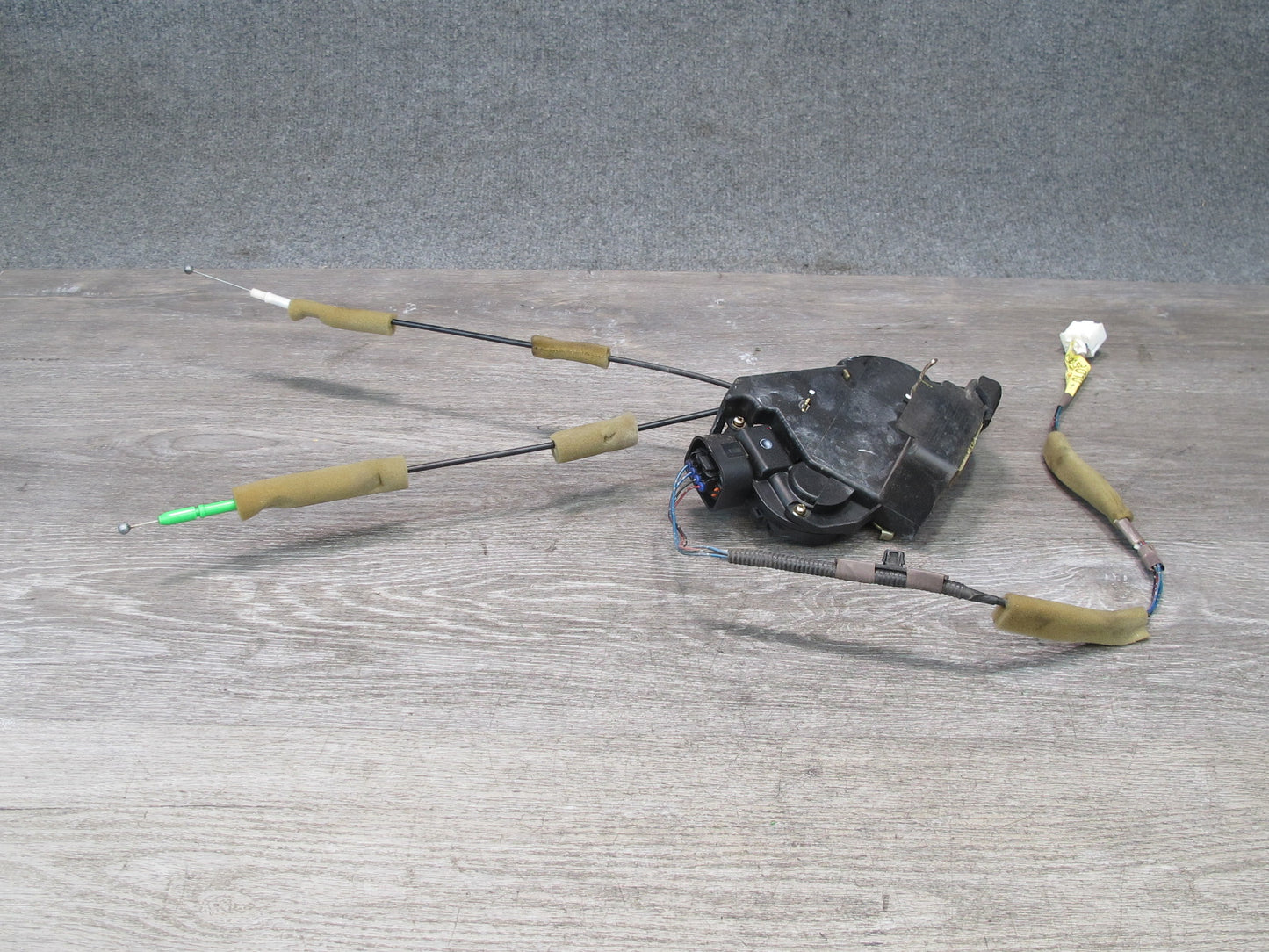 01-06 Lexus UCF30L LS430 Rear Left Door Lock Latch Actuator NO Soft Close OEM