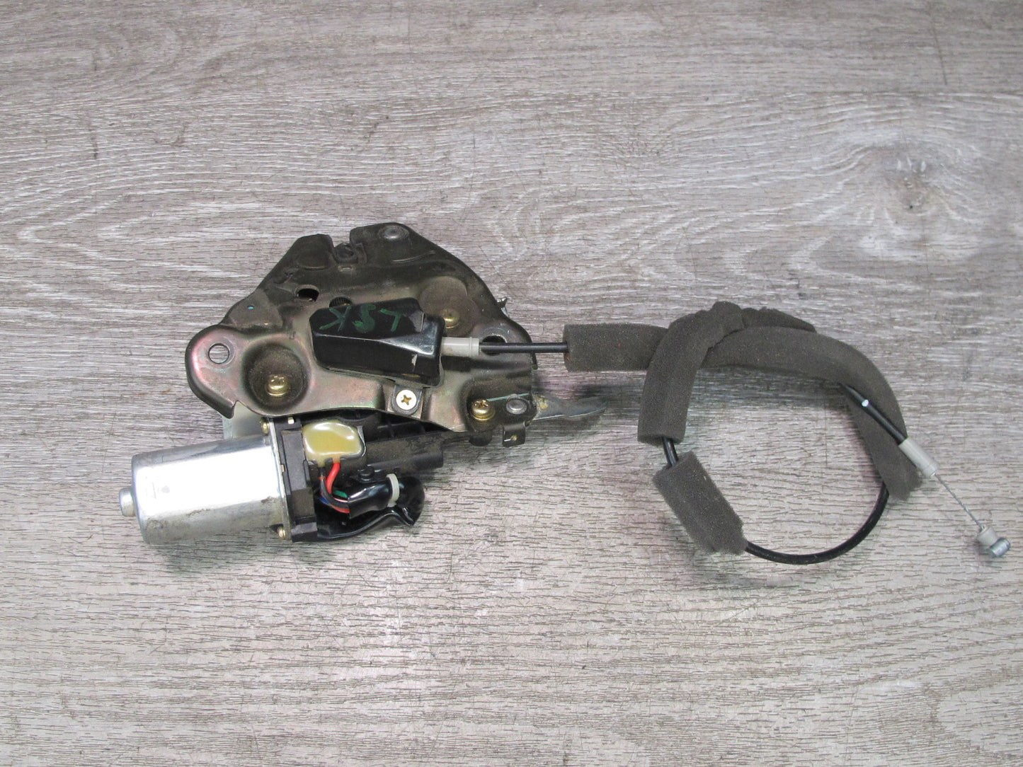 01-06 Lexus UCF30L LS430 Rear Trunk Deck Lid Lock Latch Actuator Motor OEM