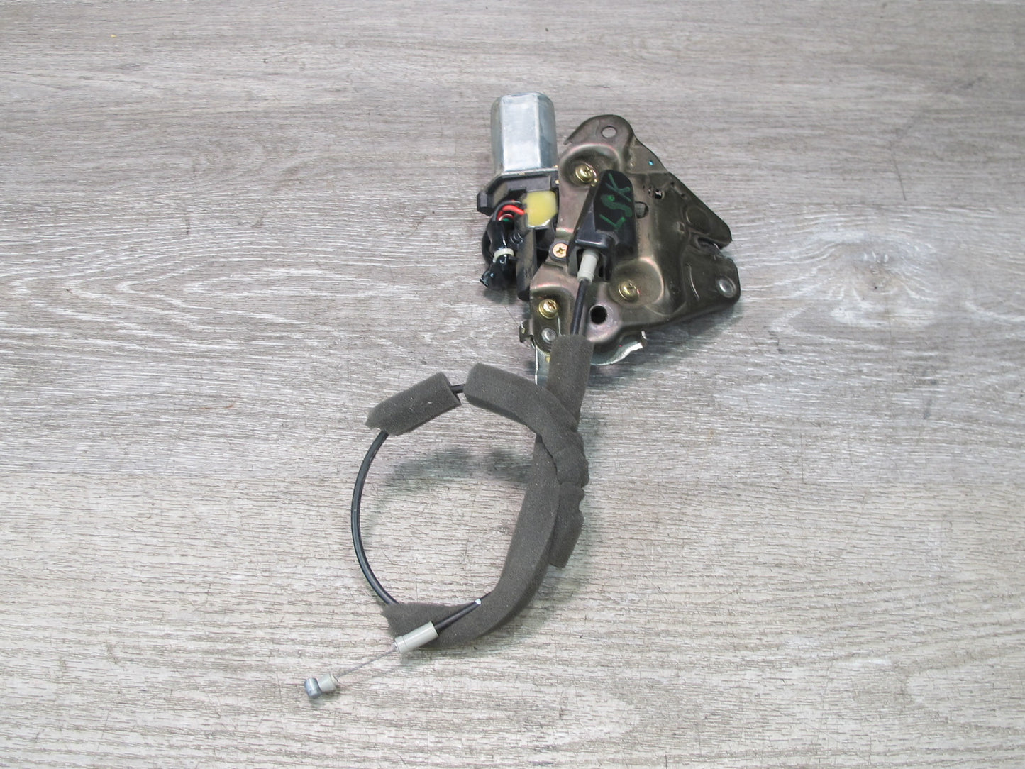 01-06 Lexus UCF30L LS430 Rear Trunk Deck Lid Lock Latch Actuator Motor OEM